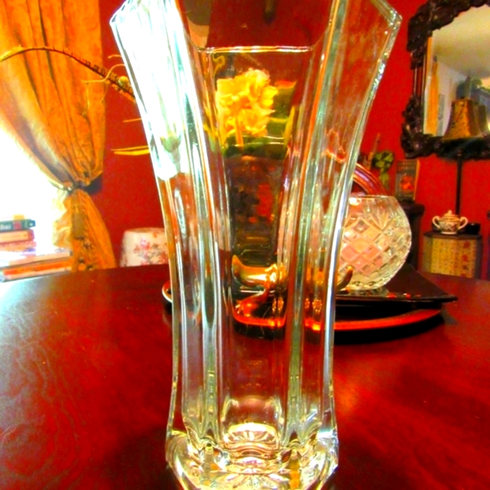🔹🐦🔹Gorgeous Vintage High Quality Tall Octagon Clear Thick Crystal Flow